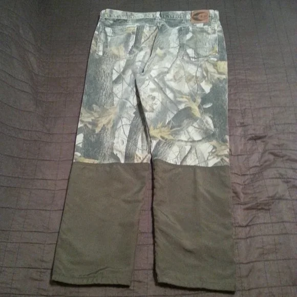 Realtree Camo Pro Gear Wrangler Hunting Pants (real heavy) thick material - Picture 2 of 11